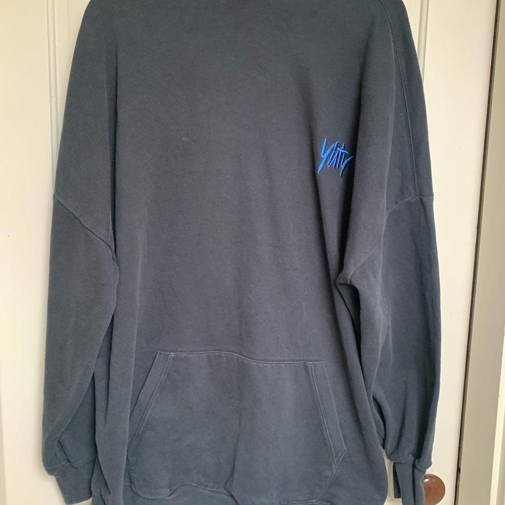 Lizzo Yitty sweatshirt hoodie, black, size medium
Fits like an oversized xl